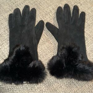 Luxurious Black Fur-Trimmed Winter Gloves